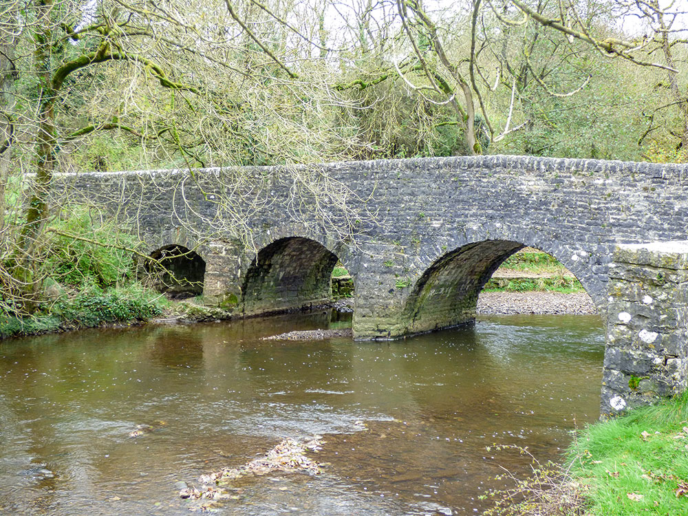 Walk Derbyshire – Thor’s Cave & The Manifold Valley