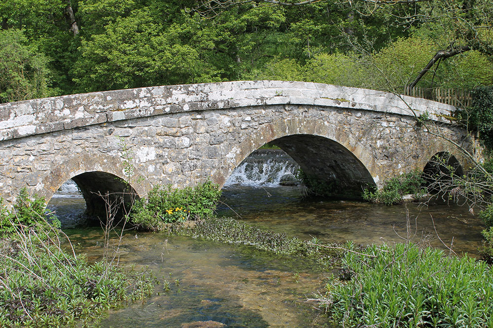 Walk Derbyshire – Youlgreave & Its Two Dales