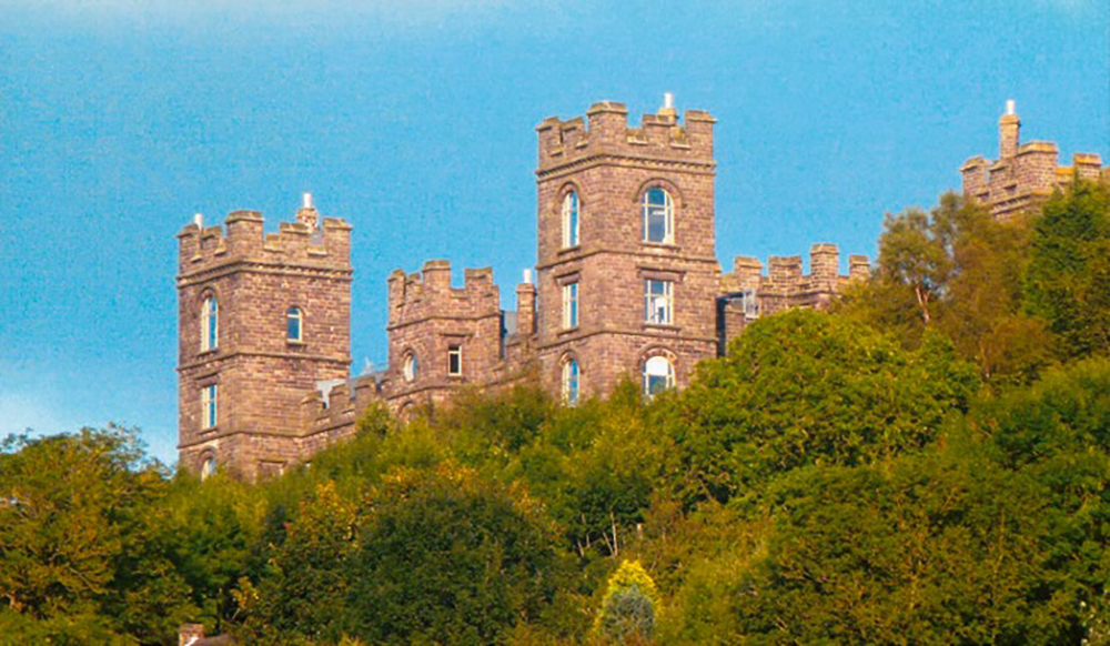 Walk Derbyshire – A Winter Warmer – To Riber & High Tor
