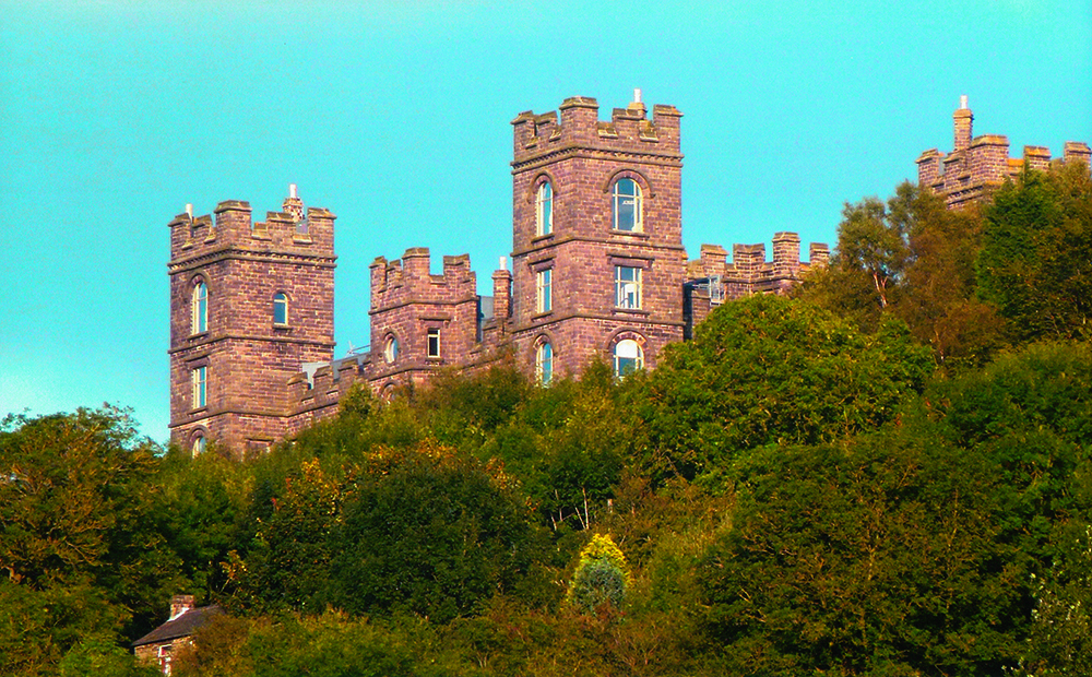Walk Derbyshire – Riber Via the Front Door